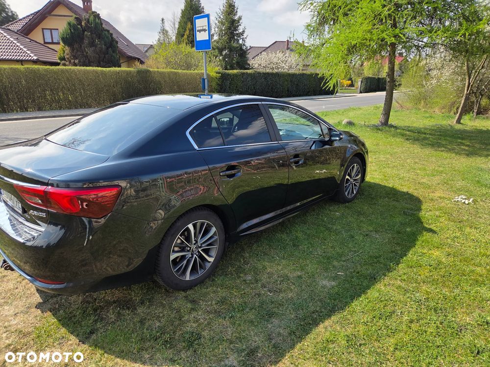 Toyota Avensis 1.8 Premium - 6