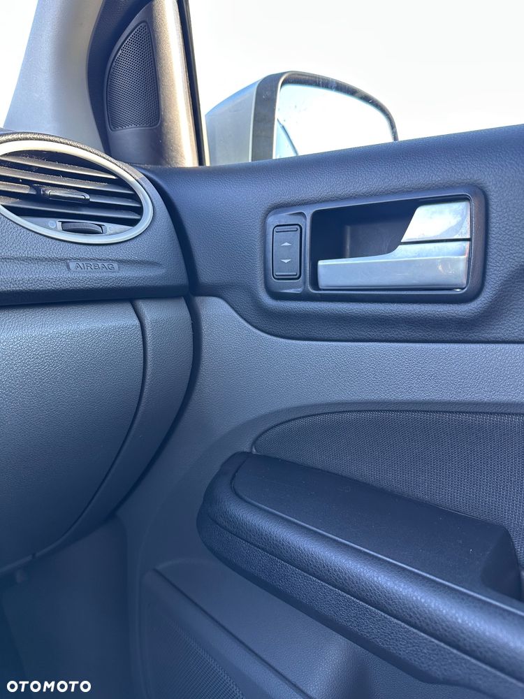 Ford Focus 1.6 Ambiente - 12