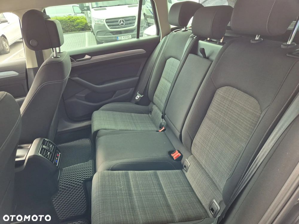 Volkswagen Passat 2.0 TDI SCR DSG Business - 21