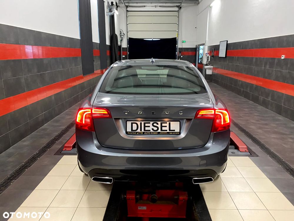 Volvo S60 D4 Drive-E R-Design Momentum - 11