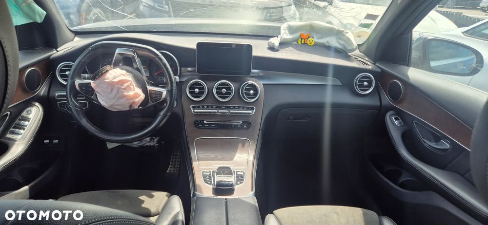 Mercedes-Benz GLC - 23