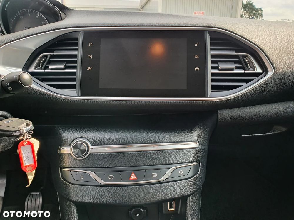 Peugeot 308 1.2 PureTech GPF Allure S&S - 30