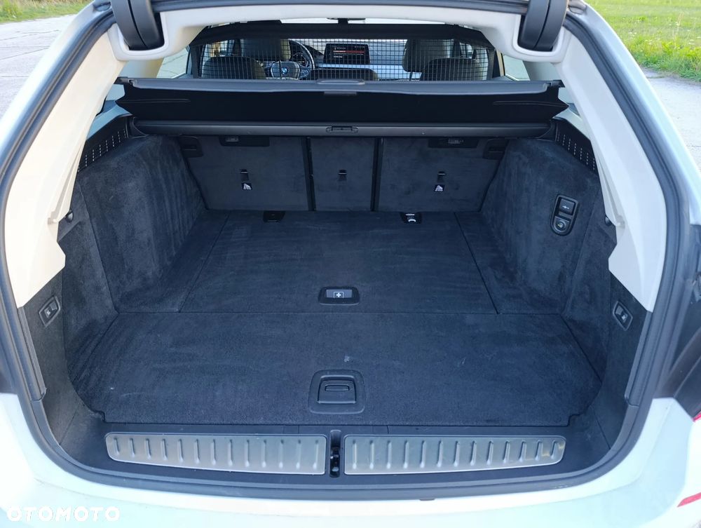 BMW Seria 5 520d - 37