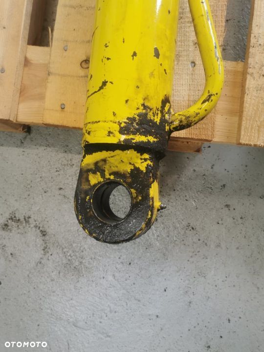 Cylinder hydrauliczny podnoszenia teleskopa Manitou MLT 523 - 5