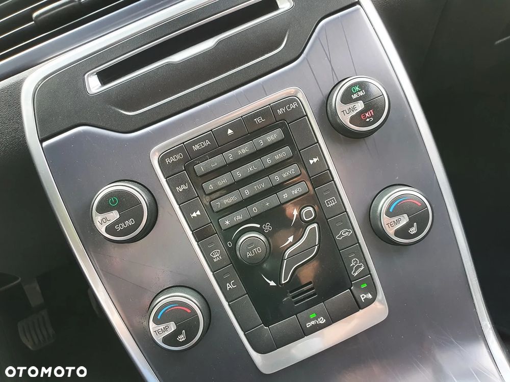 Volvo XC 70 D5 AWD Ocean Race - 26