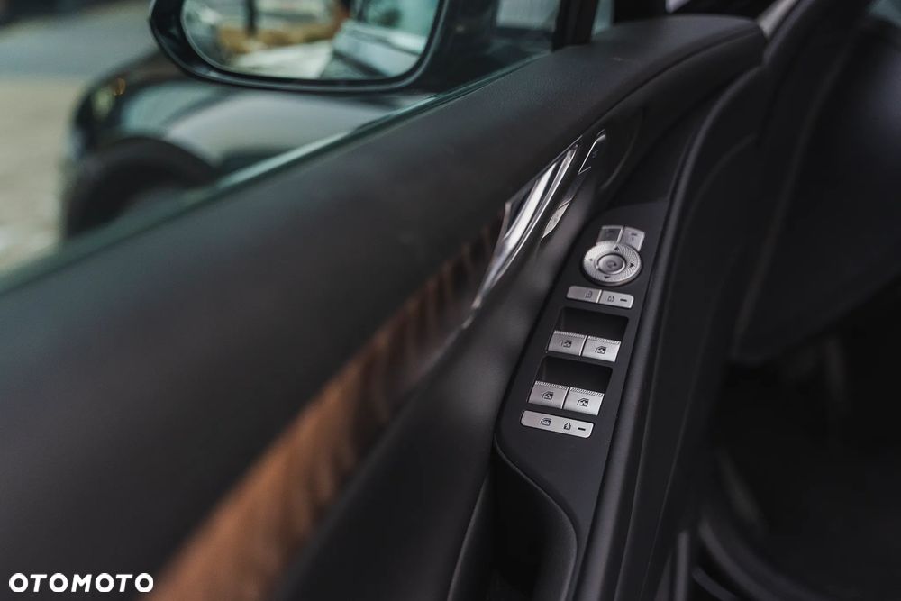 Genesis G80 2.5T AWD AT8 Luxury Line - 29