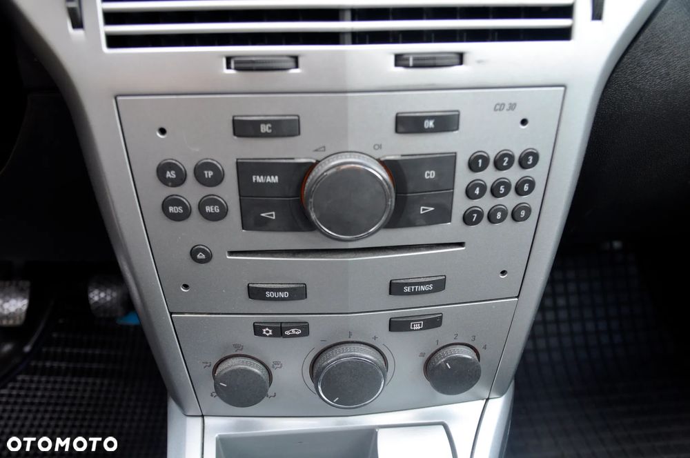 Opel Astra 1.4 Essentia - 11