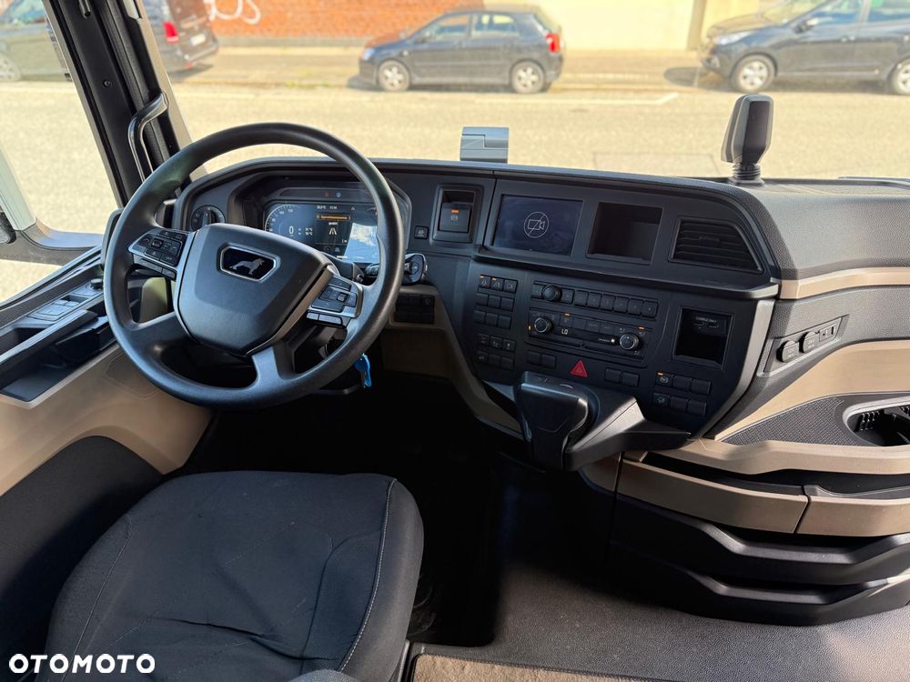 MAN TGX 18.470 / PRZEBIEG TYLKO 99 000 KM !!!/ ACC / FULL LED / RETARDER / DUŻA NAVI / VIRTUAL KOKPIT - 16