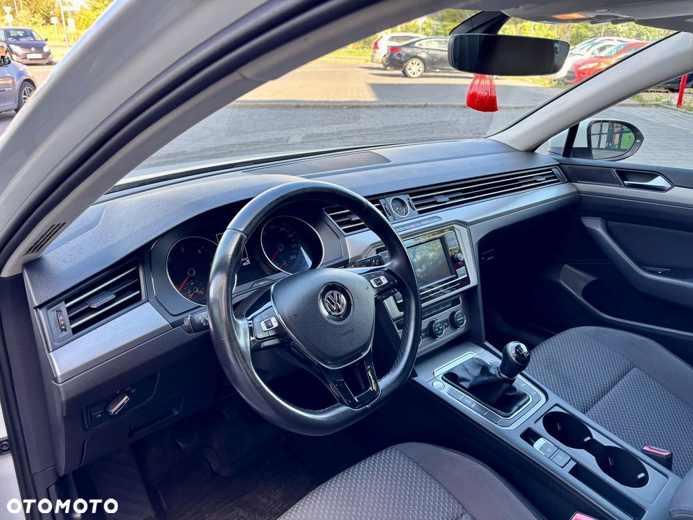 Volkswagen Passat 1.6 TDI BMT City - 18