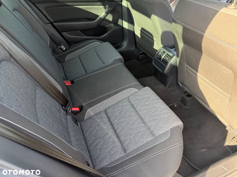 Volkswagen Passat 1.5 TSI EVO Business DSG - 27