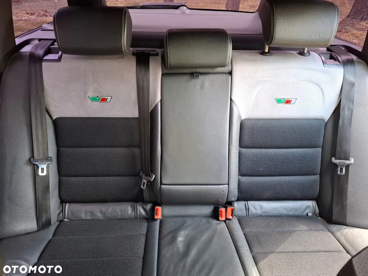 Skoda Octavia Combi 2.0 TDI DPF RS - 10