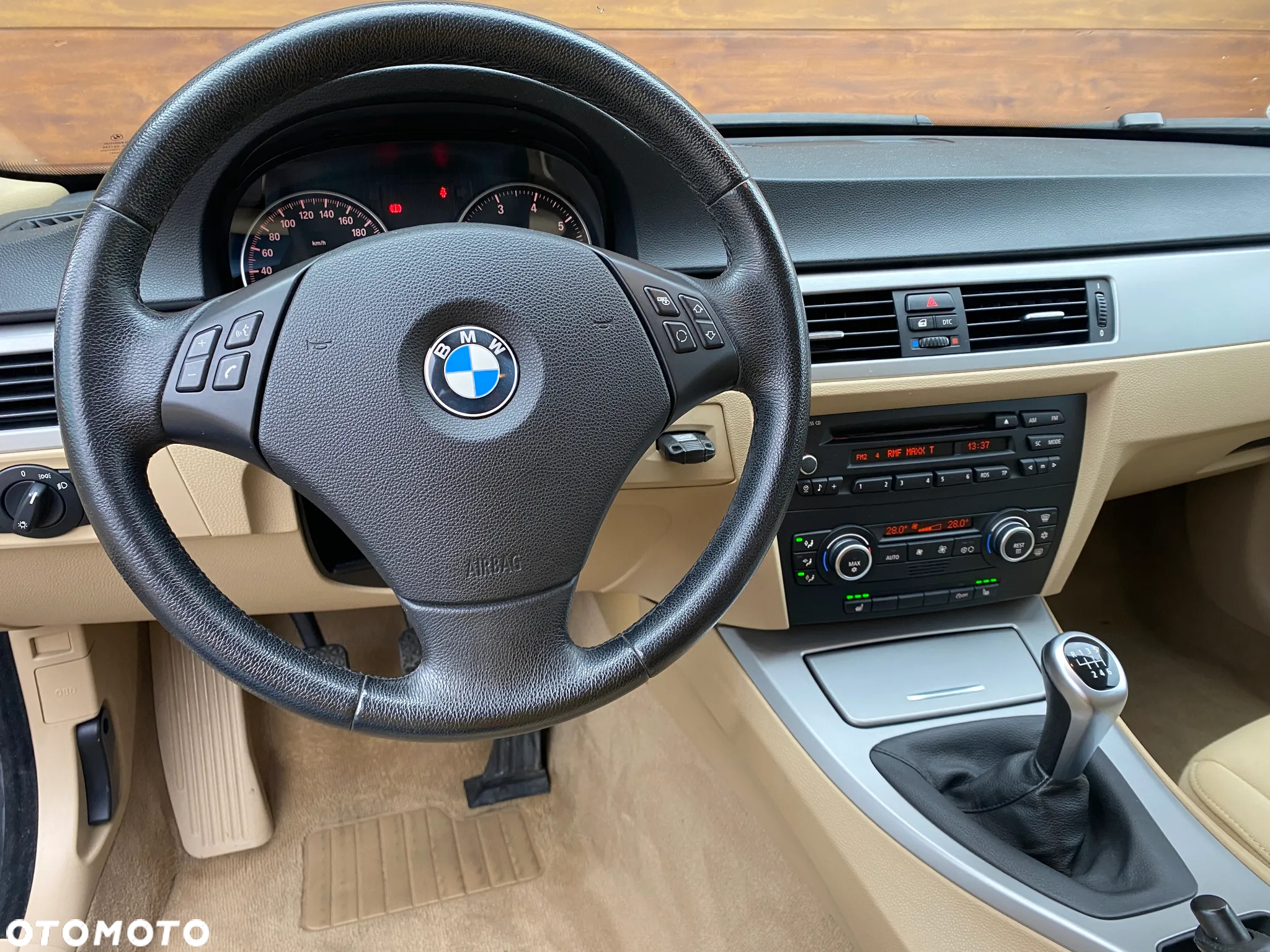 BMW Seria 3 318i Touring Edition Exclusive - 9