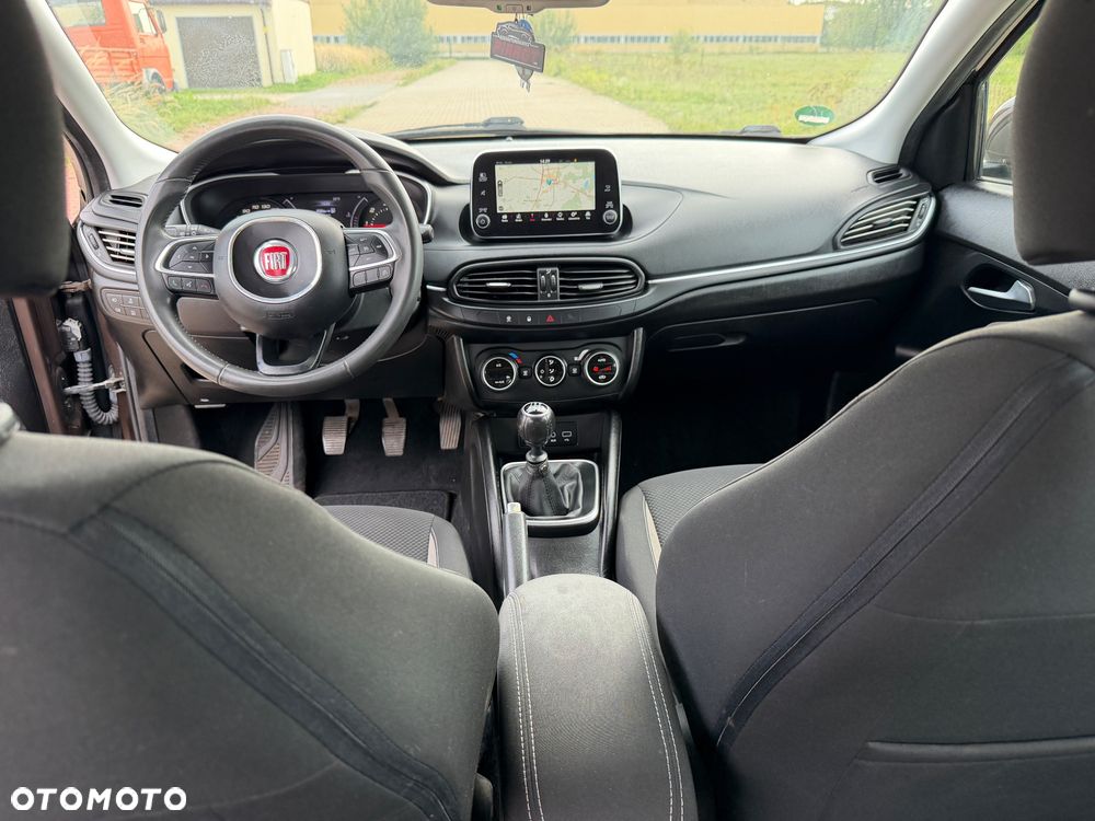 Fiat Tipo 1.4 16v Lounge EU6d - 22