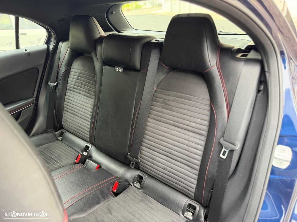 Mercedes-Benz A 180 d AMG Line - 11