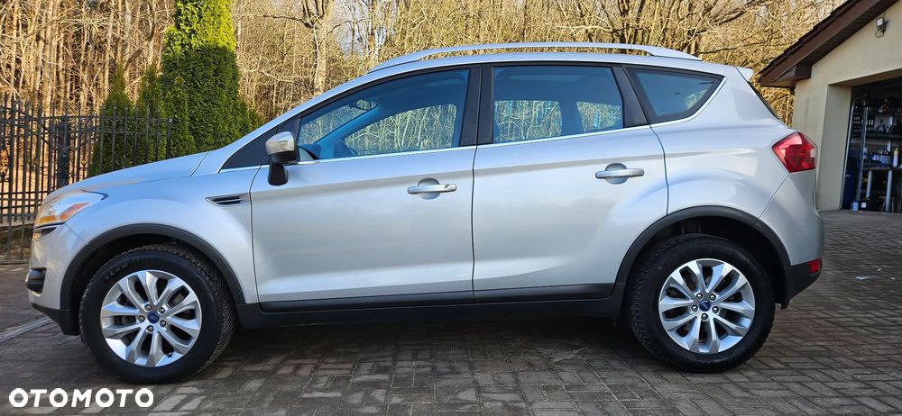 Ford Kuga 2.0 TDCi 2x4 Titanium - 3