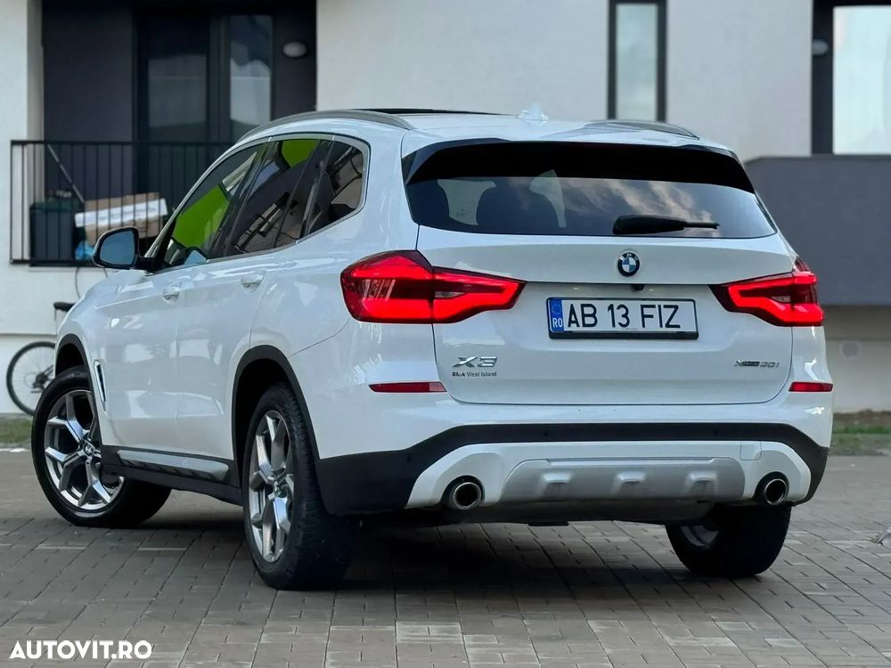BMW X3 xDrive30i Aut. Luxury Line - 3