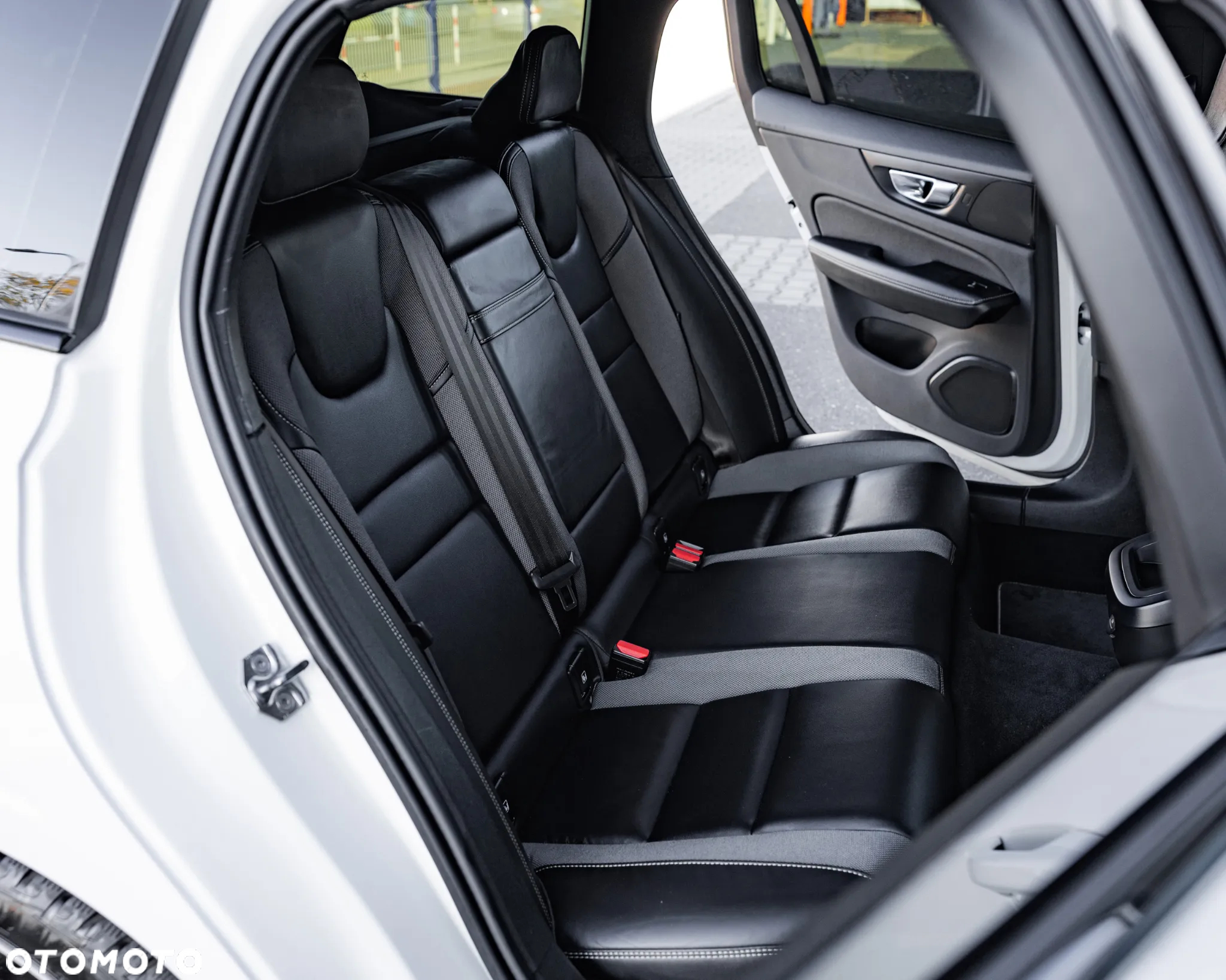 Volvo V60 B4 D Geartronic RDesign - 37