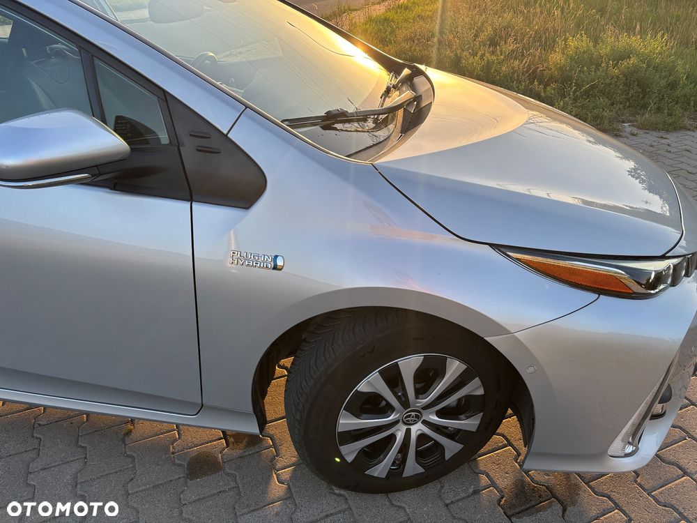 Toyota Prius - 4