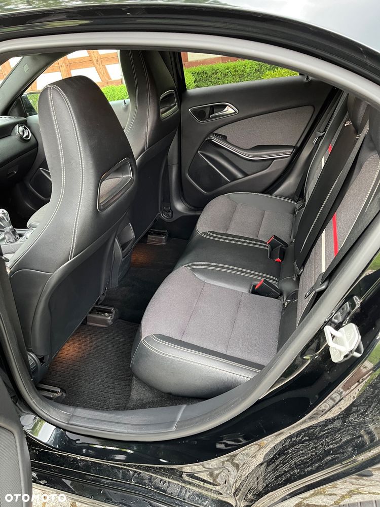 Mercedes-Benz Klasa A 200 (BlueEFFICIENCY) - 12
