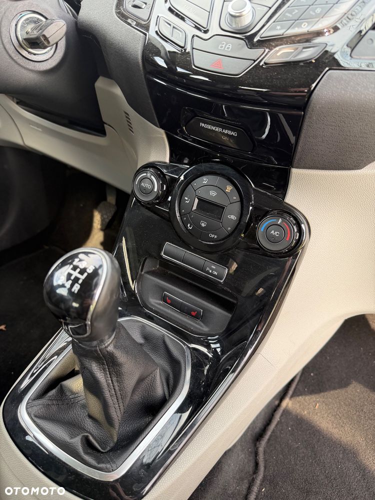 Ford Fiesta 1.0 EcoBoost Titanium - 8