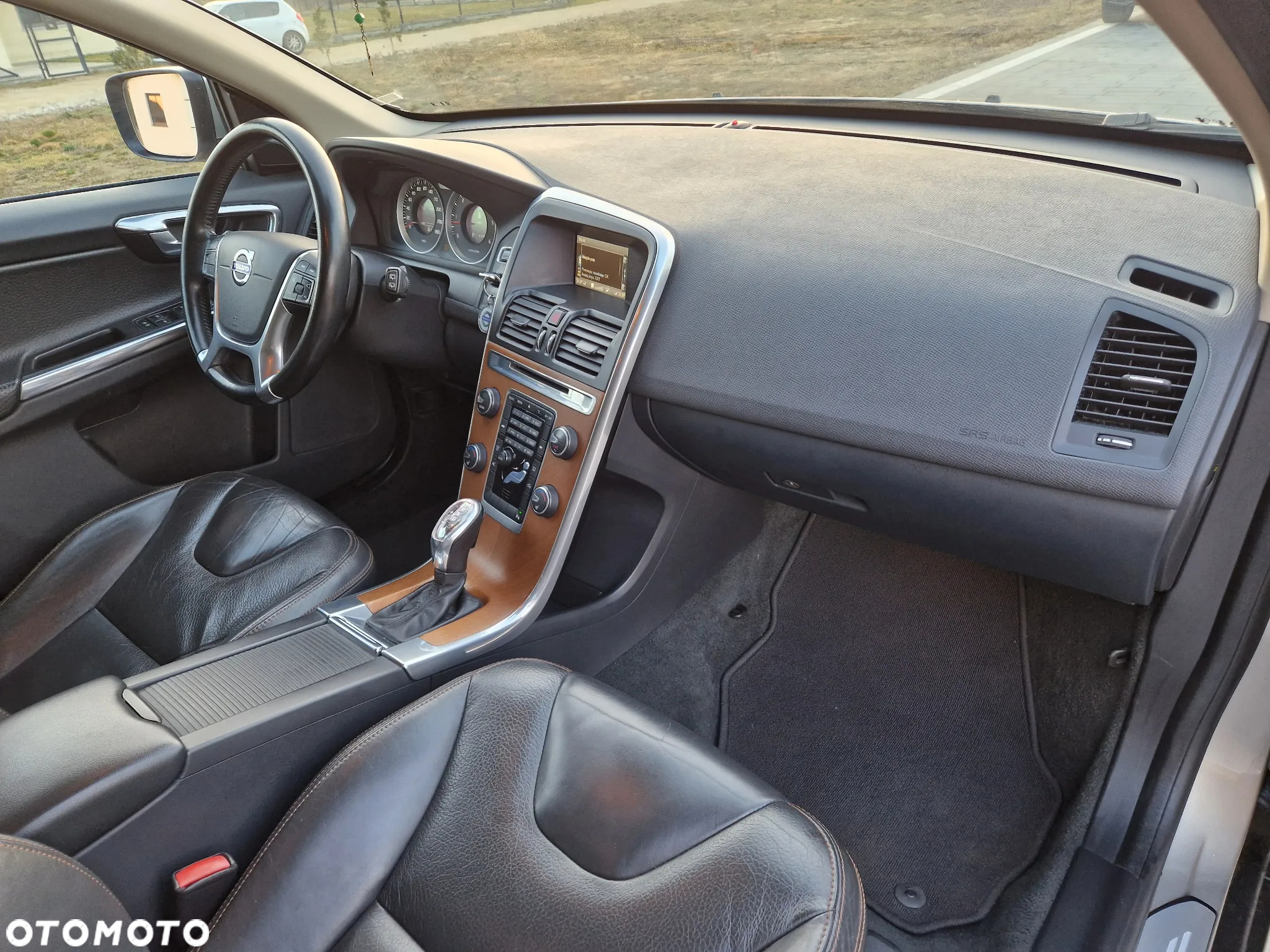 Volvo XC 60 D4 Geartronic Momentum - 27