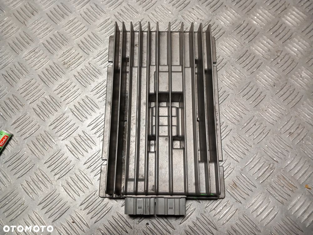 VW PASSAT B7 WZMACNIACZ SAMOCHODOWY RADIA DYNAUDIO 3AA035456C - 5