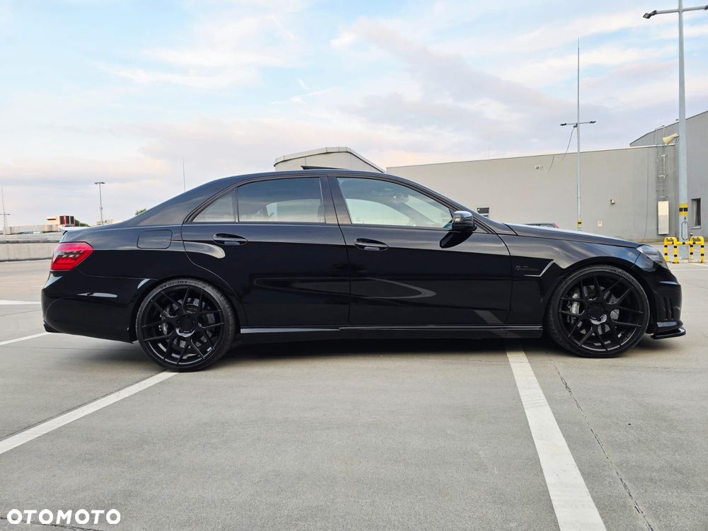 Mercedes-Benz Klasa E 63 AMG AMG Speedshift 7G-MCT - 26