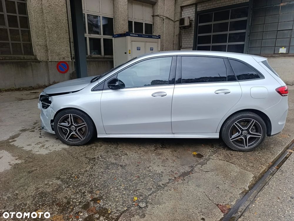 Mercedes-Benz Klasa B 250 4Matic 7G-DCT AMG Line - 6
