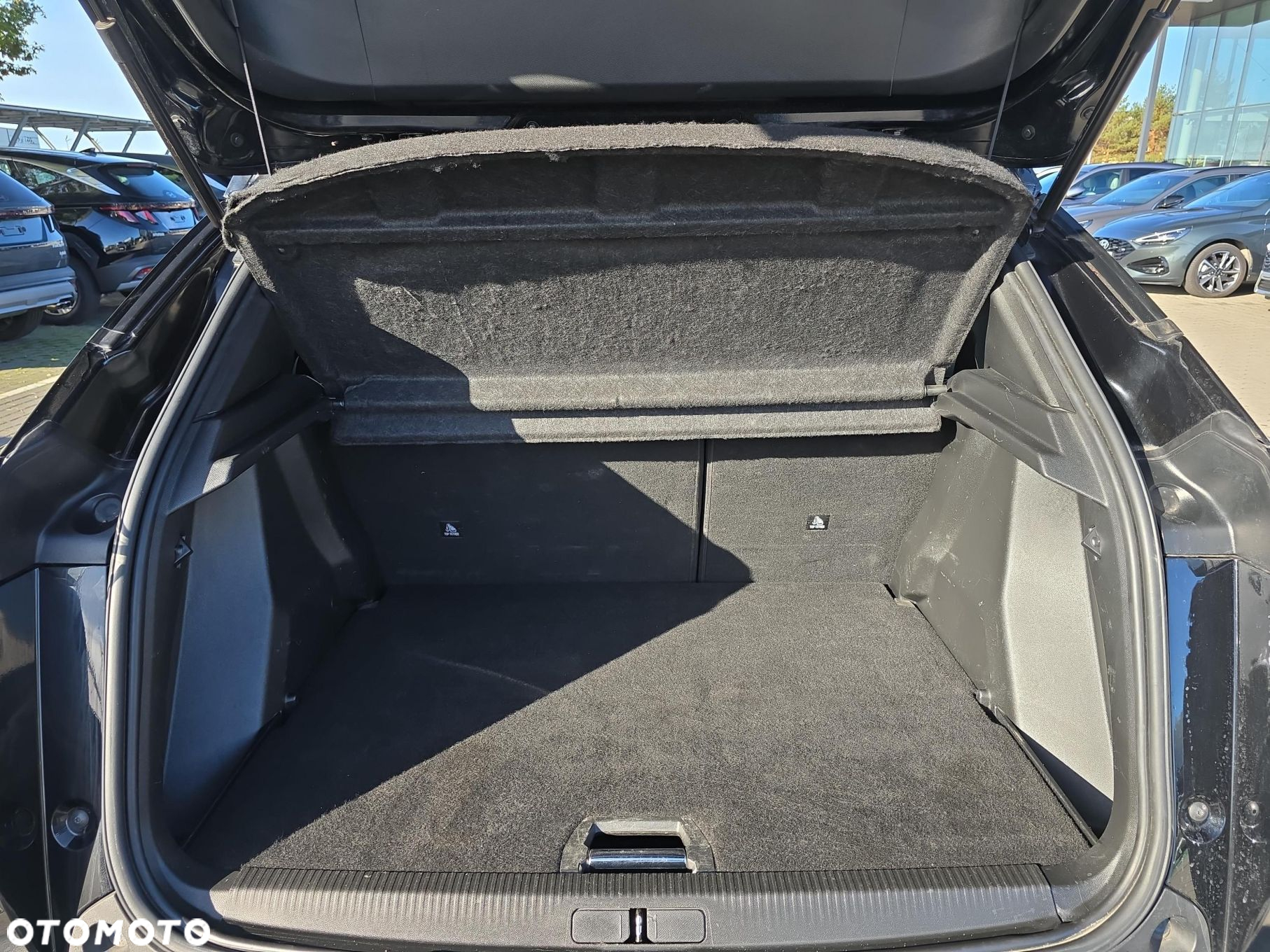 Peugeot 2008 1.5 BlueHDi Allure S&S EAT8 - 10