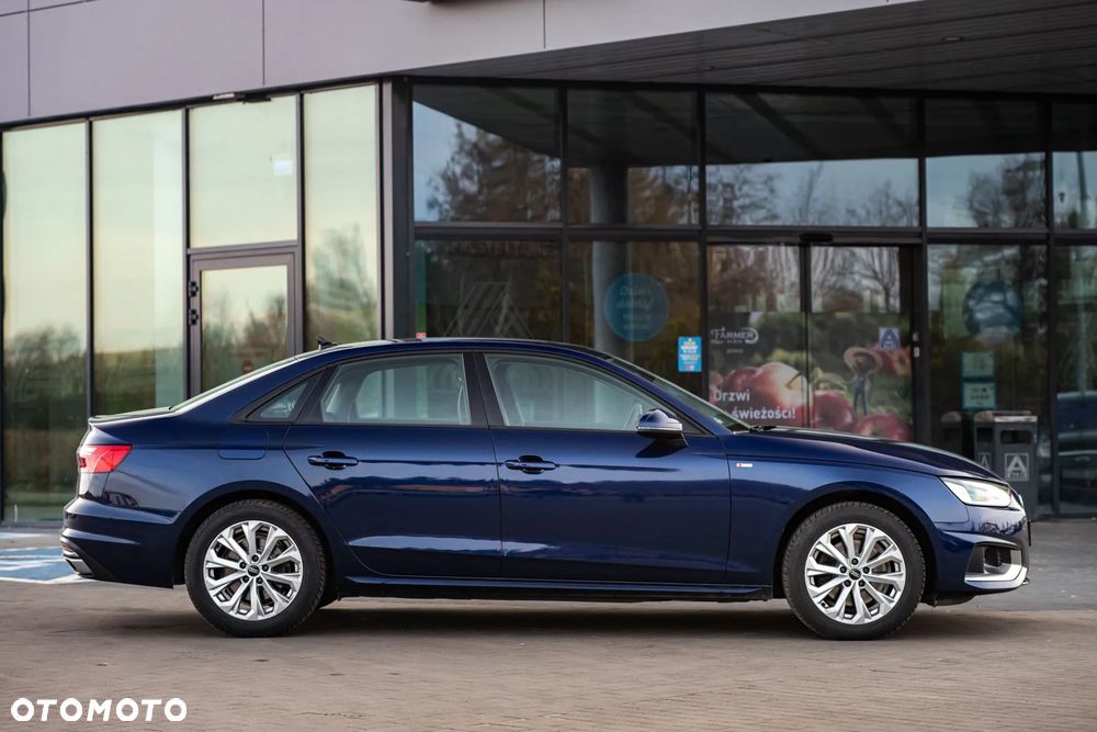Audi A4 Limousine - 4
