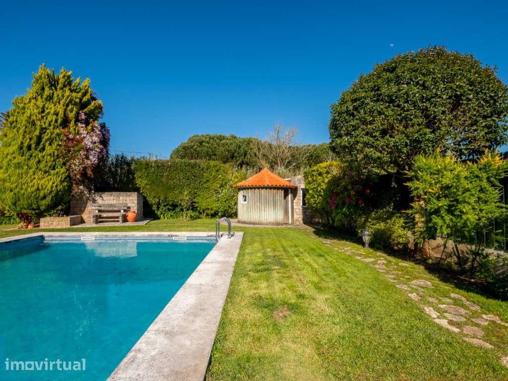 Moradia isolada inserida em terreno de 1370 m2 com piscina - Grande imagem: 3/43