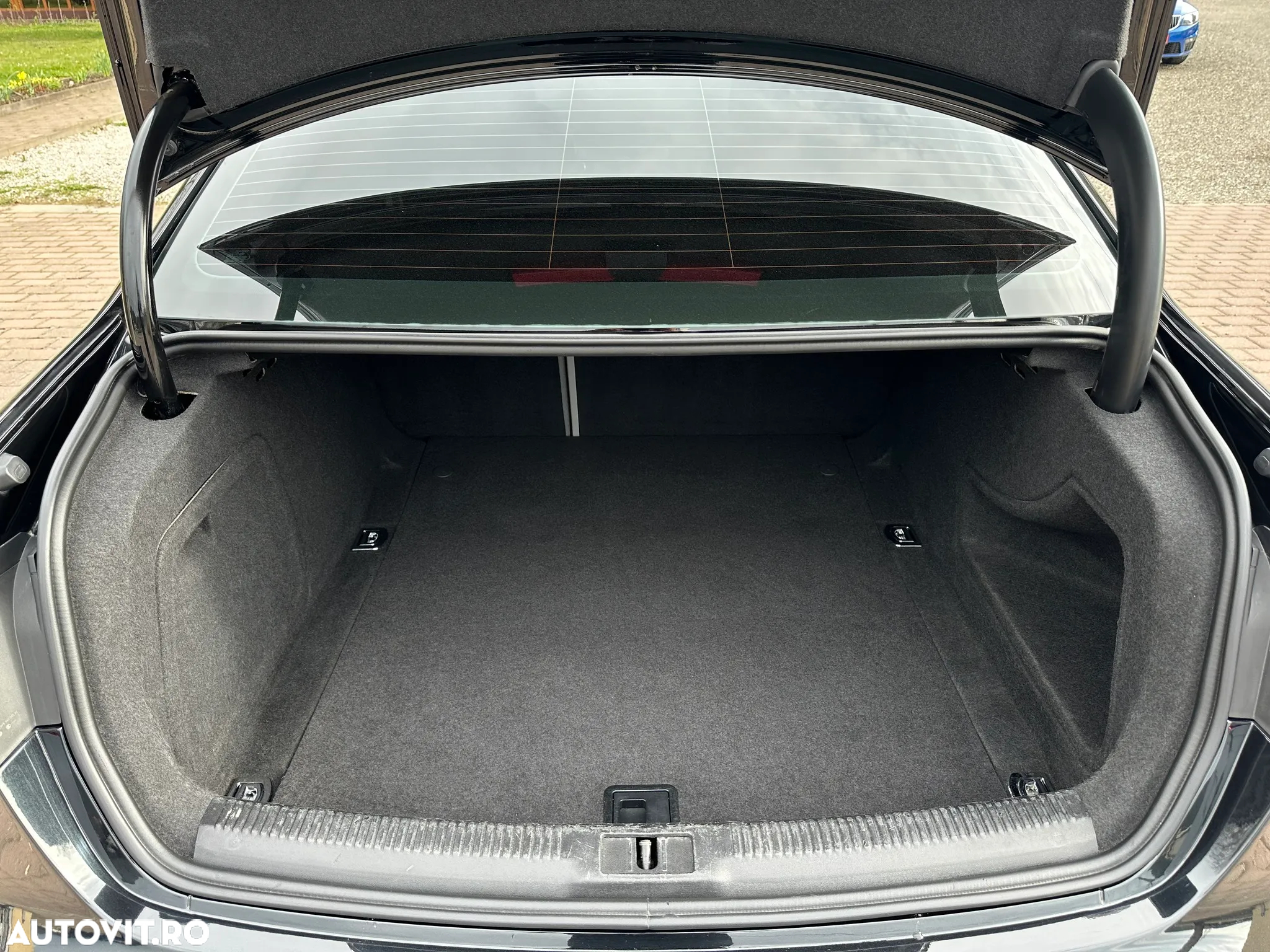 Audi A4 - 24