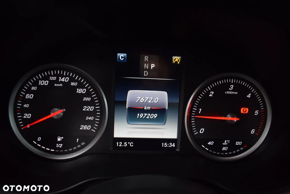 Mercedes-Benz GLC - 28