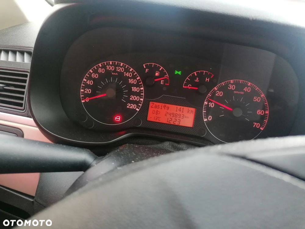 Fiat Punto 1.2 8V - 7
