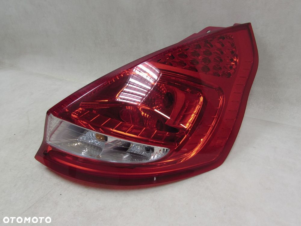 FORD FIESTA VII MK7 08-13 LAMPA TYL TYLNA PRAWA 8A61-13404-A - 2