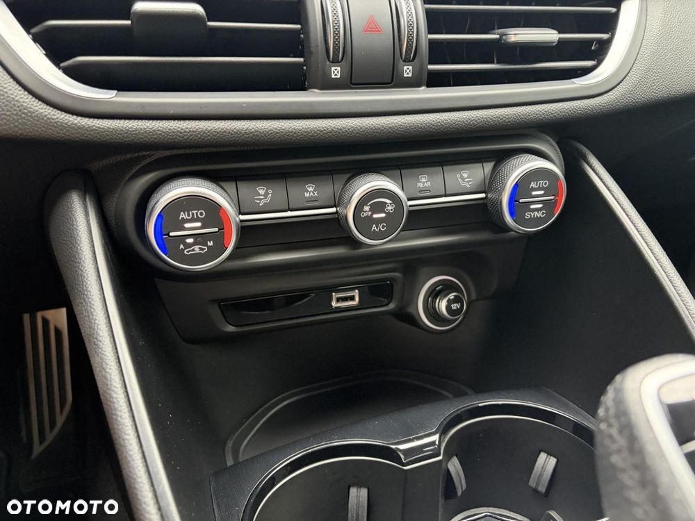 Alfa Romeo Giulia 2.0 Turbo Super Q4 - 24