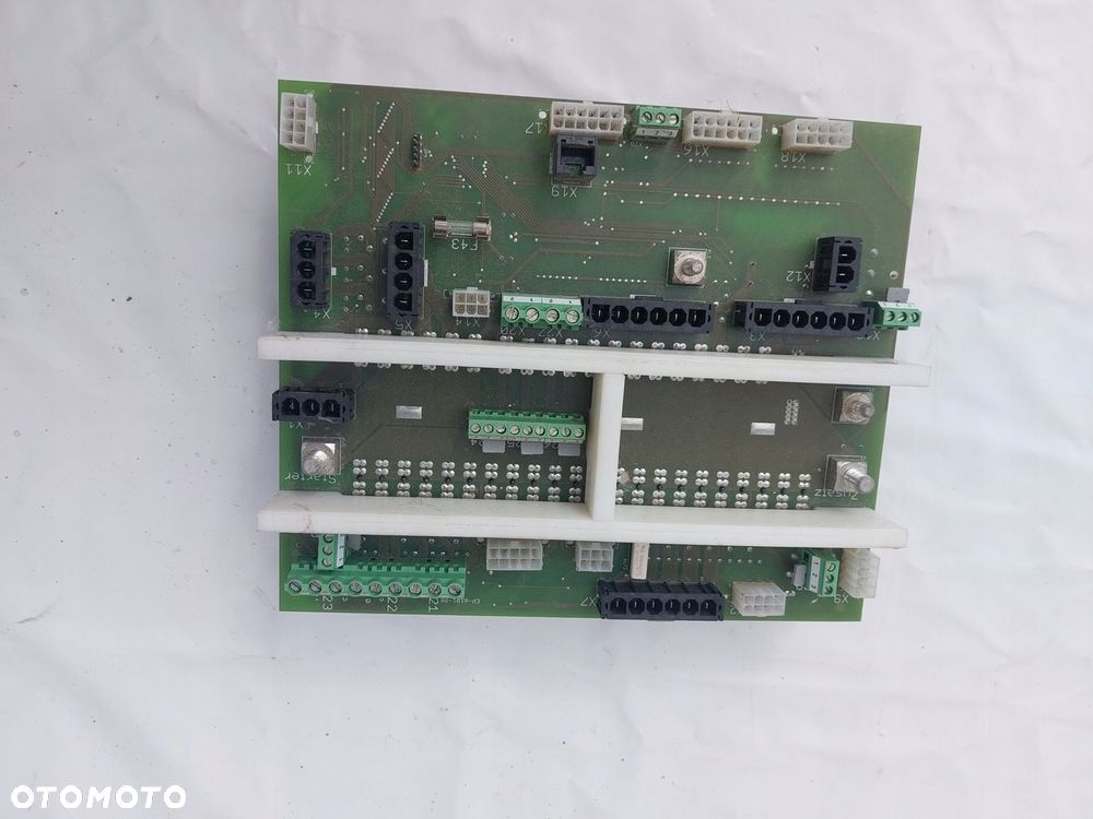 SKRZYNKA BEZPIECZNIKÓW AMBULANS "WAS" MERCEDES SPRINTER W906 EU - 2