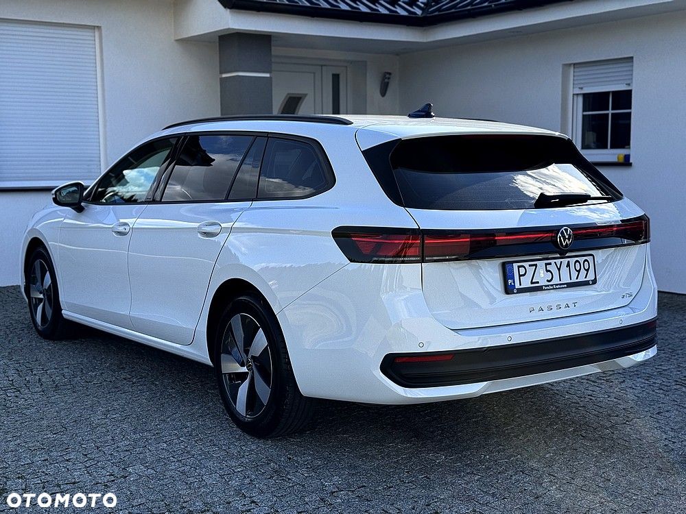 Volkswagen Passat - 11