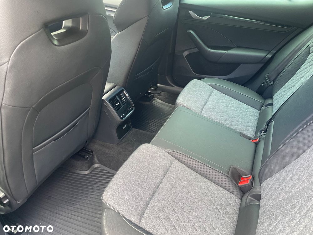 Skoda Octavia 2.0 TSI Sportline 4x4 DSG - 9