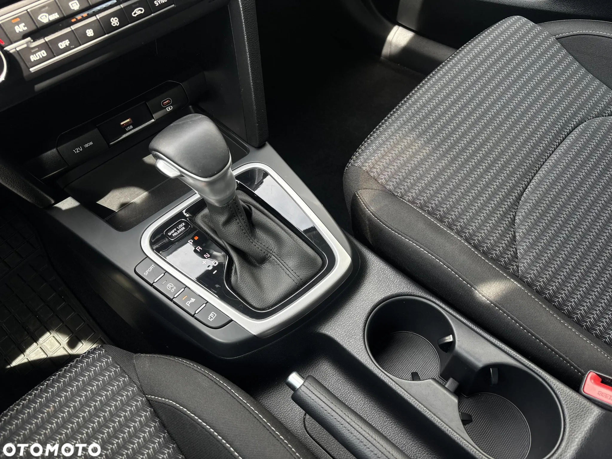 Kia Ceed 1.5 T-GDI M DCT - 15