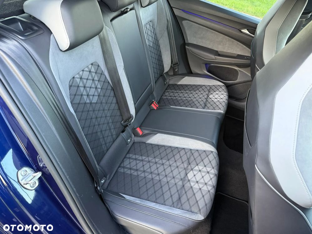 Volkswagen Golf 2.0 TDI SCR DSG R-Line - 25