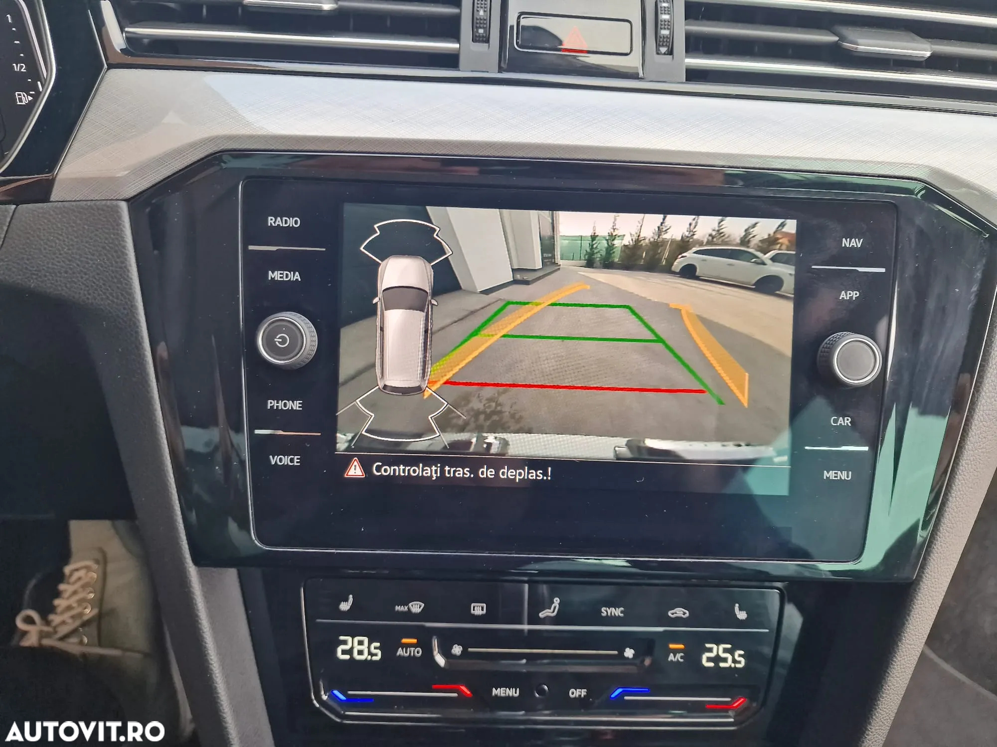 Volkswagen Passat Variant 2.0 TDI DSG Business - 8