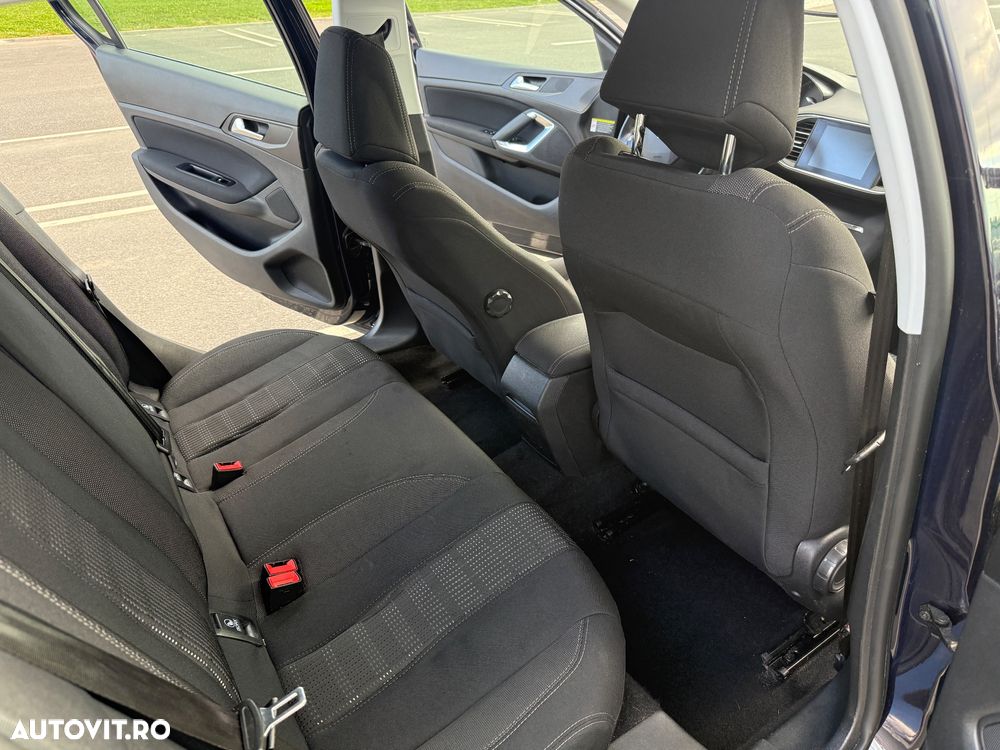 Peugeot 308 1.2 L PureTech Turbo S&S Allure - 5
