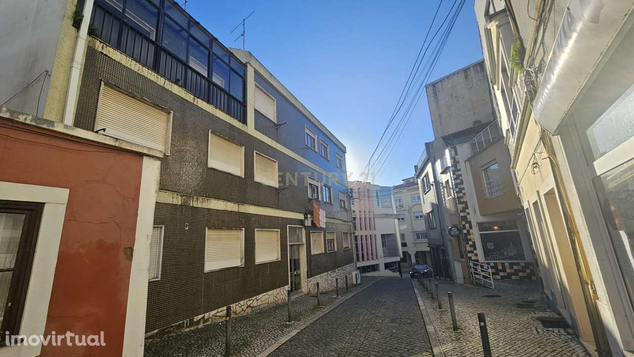 Predio | 6 utilizações independentes | Centro de Caldas da Rainha - Grande imagem: 2/2