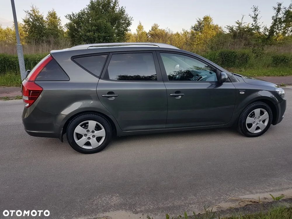 Kia Ceed 1.4 CVVT Dream-Team Edition - 5