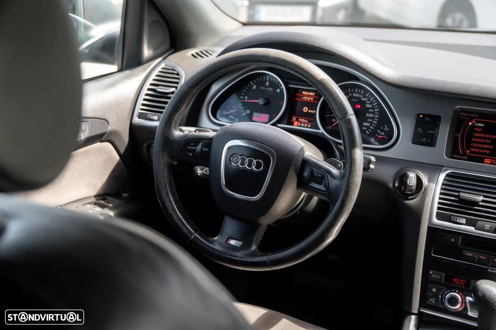 Audi Q7 3.0 TDI DPF quattro tiptronic - 32