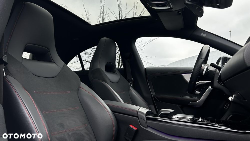 Mercedes-Benz CLA 220 4-Matic AMG Line 7G-DCT - 23