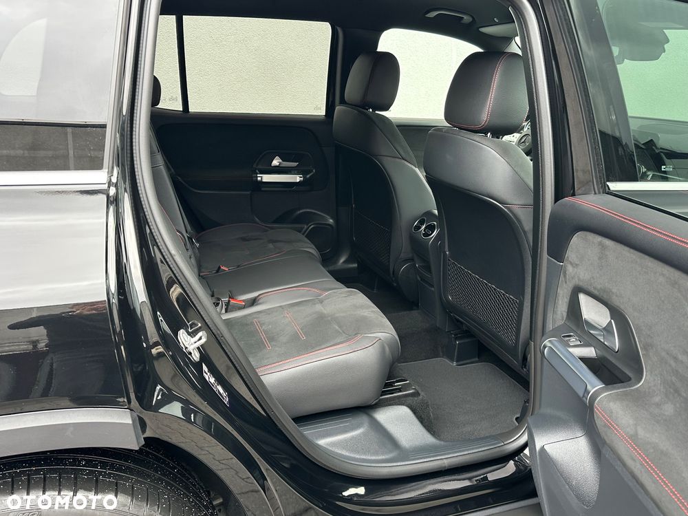 Mercedes-Benz GLB 200 4-Matic AMG Line 8G-DCT - 25