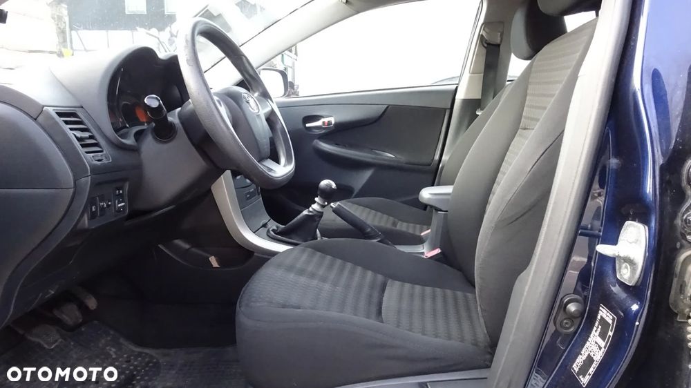 Toyota Corolla 1.6 Terra - 12