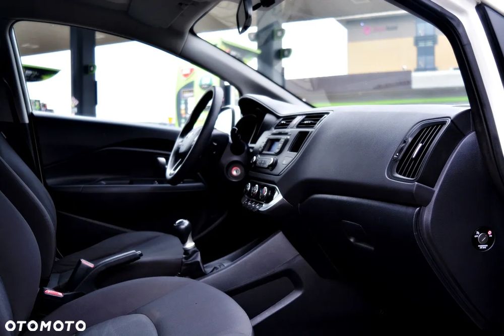 Kia Rio 1.2 Attract - 17